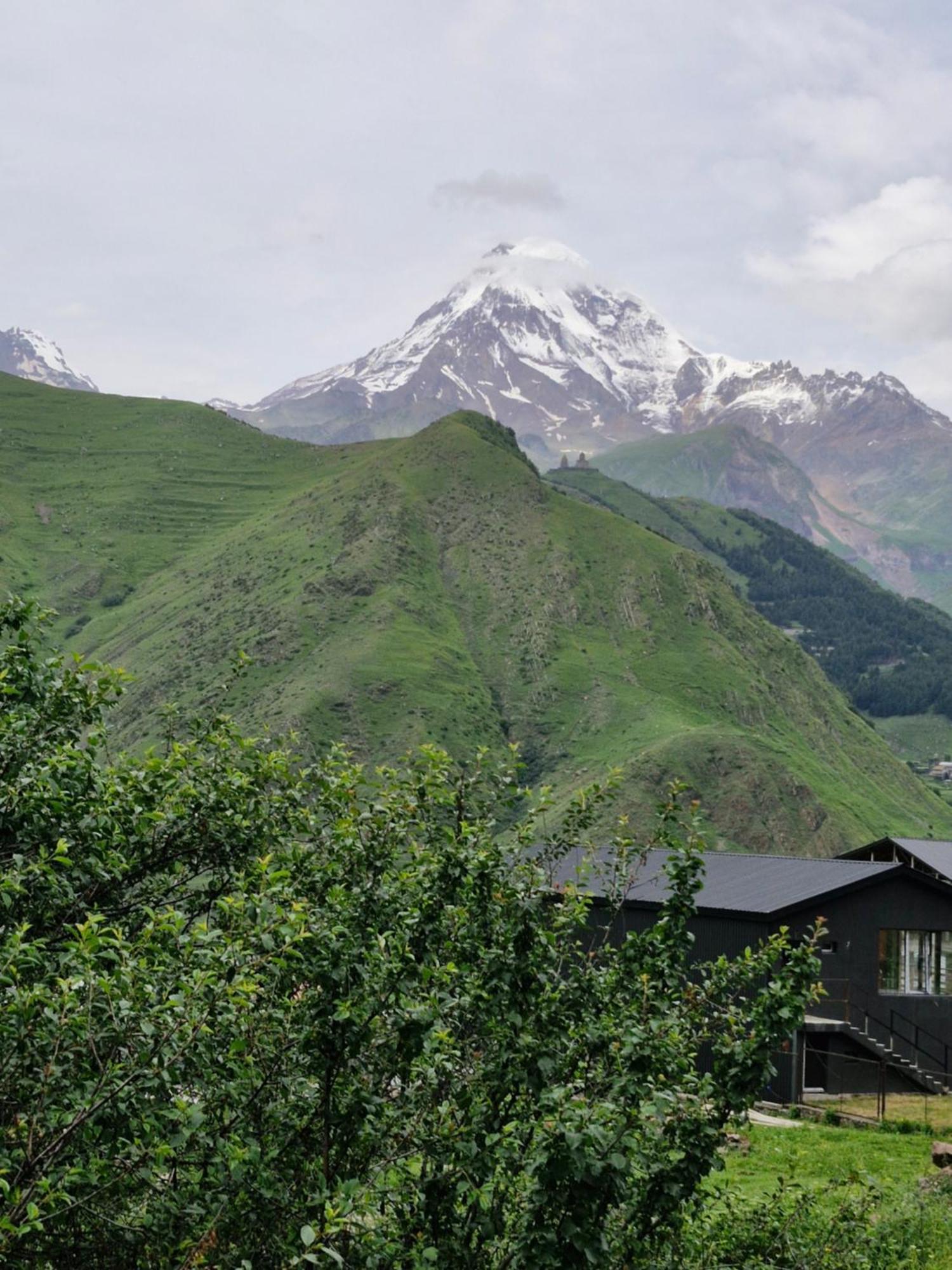 Maiko Guest House Kazbegi Ngoại thất bức ảnh